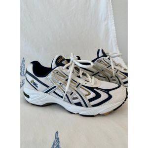 NWT vintage ASICS